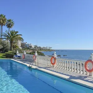 apartamento-en-primera-linea-de-playa-malaga-29649.es-andalucia.com/